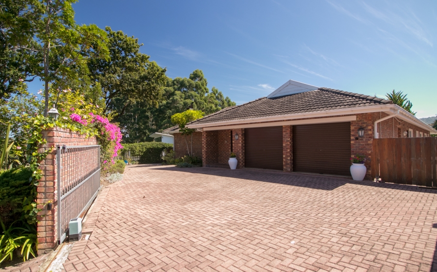 To Let 4 Bedroom Property for Rent in Hunters Home Western Cape